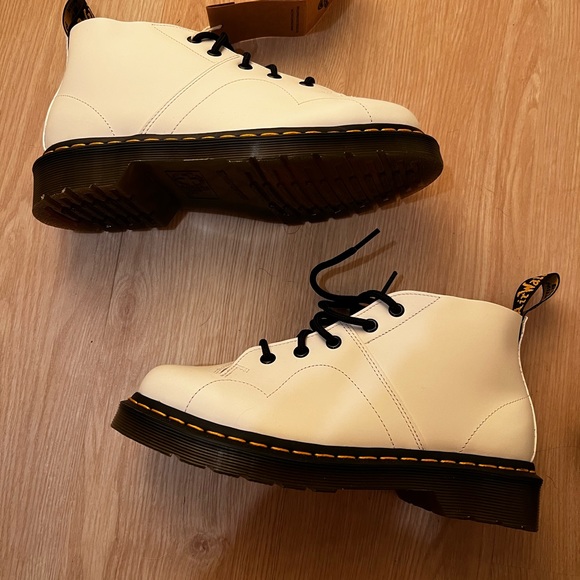 Dr. Martens CHURCH SMOOTH LEATHER MONKEY BOOTS SIZE 7 WHITE NWT - Picture 3 of 5